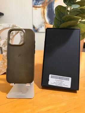 Bullstrap Leather iPhone 16 Pro Case- Maverick